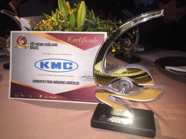 KMCは、ブラジル農業協会よりサトウキビ収穫機に使用されるチェーン（CT-2 HPXチェーン）を4度目の最優秀賞獲得。